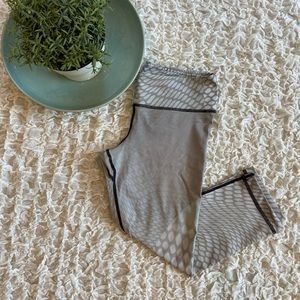 Vimmia Yoga Leggings Crop Workout Athletic Workout Barre Tights Capris Gymwear